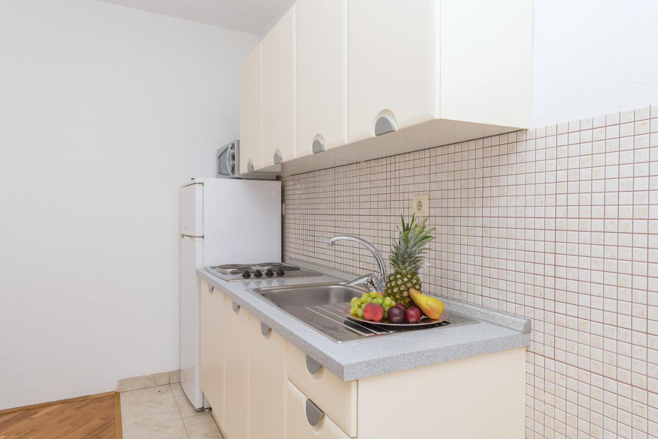 Skiljini Dvori - Apartman Макарска Экстерьер фото