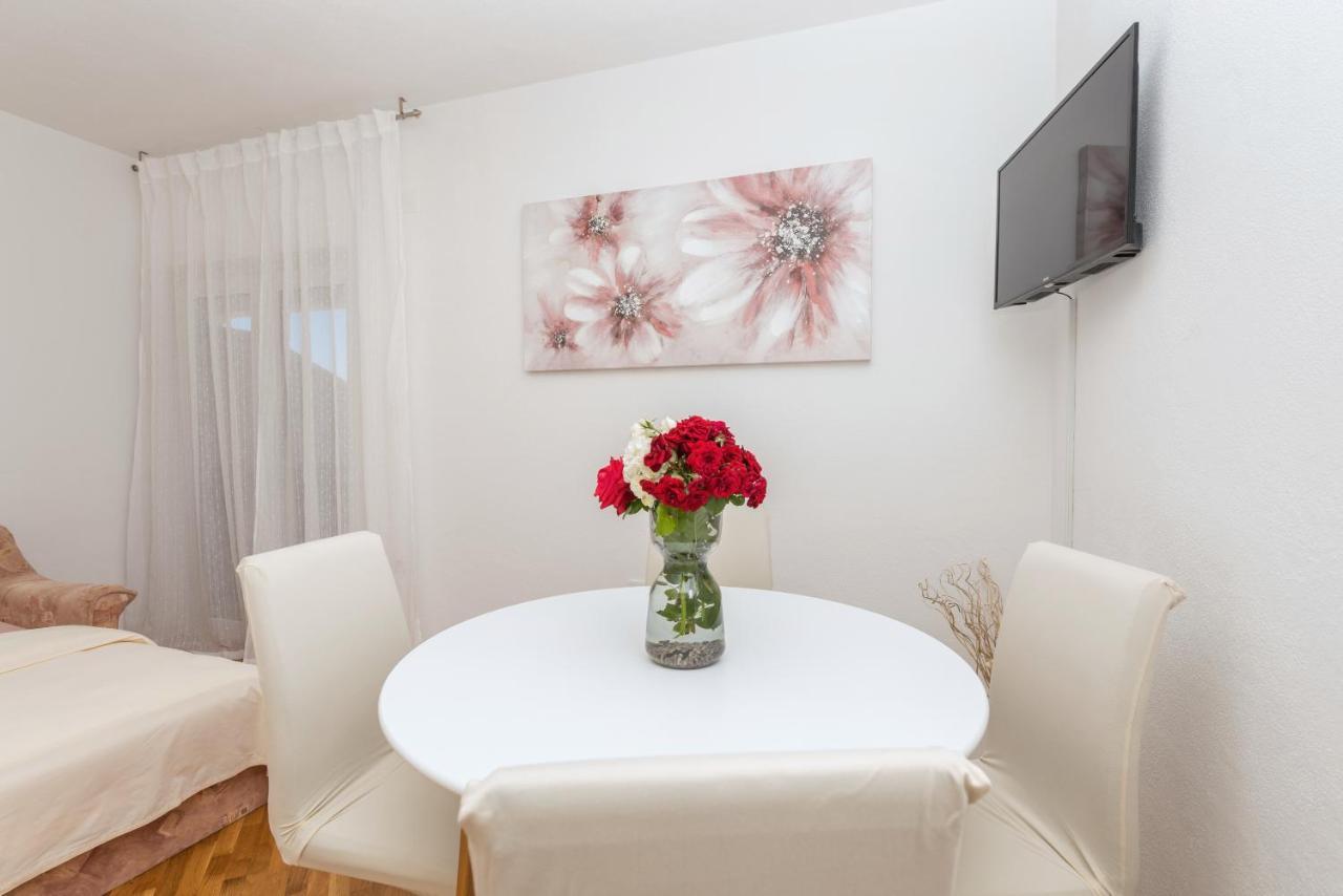 Skiljini Dvori - Apartman Макарска Экстерьер фото