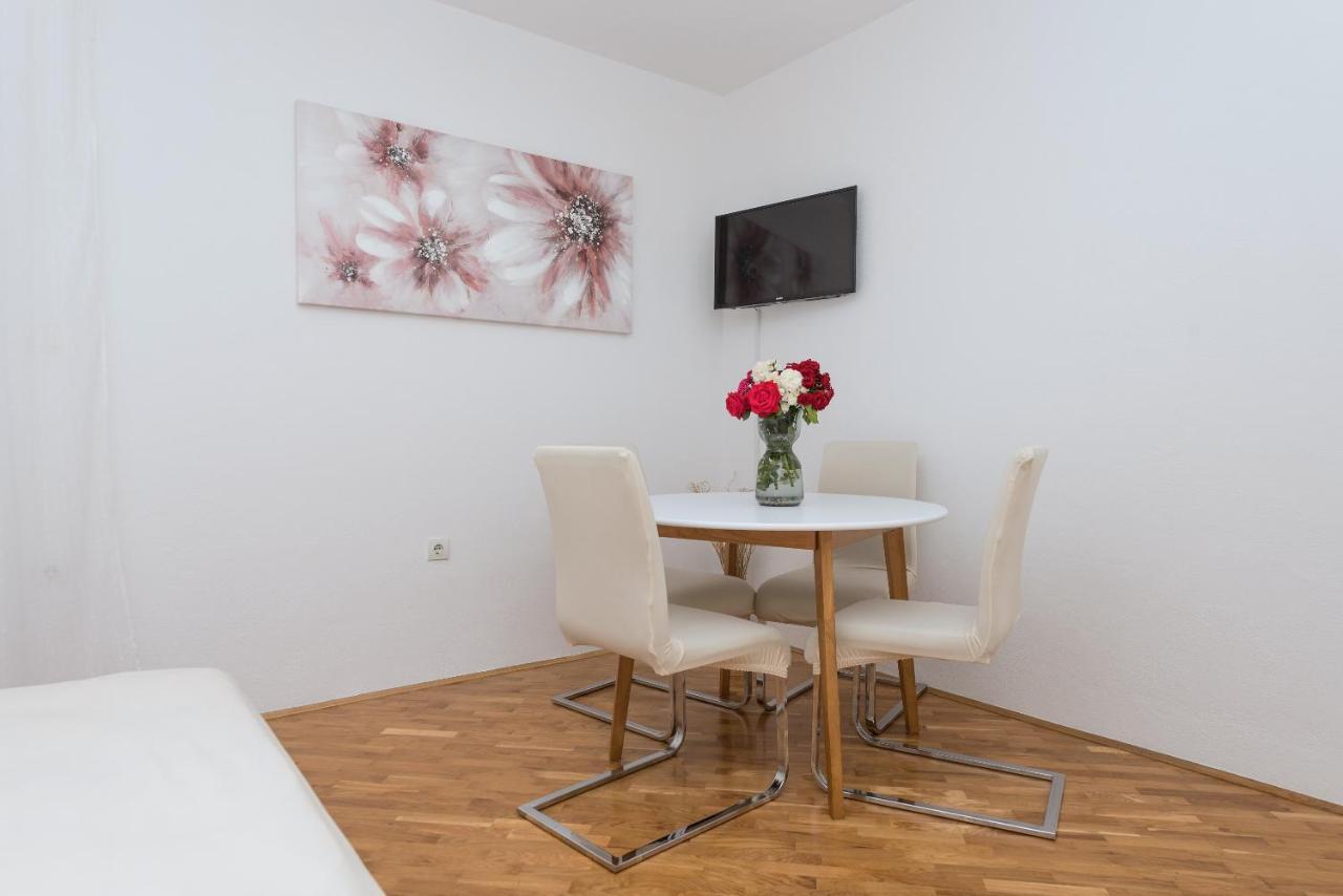 Skiljini Dvori - Apartman Макарска Экстерьер фото